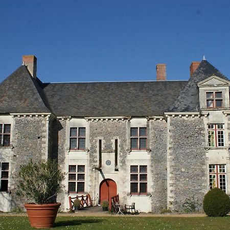 Chateau De La Fresnaye Bed & Breakfast Saint-Aubin-de-Luigne Exterior photo
